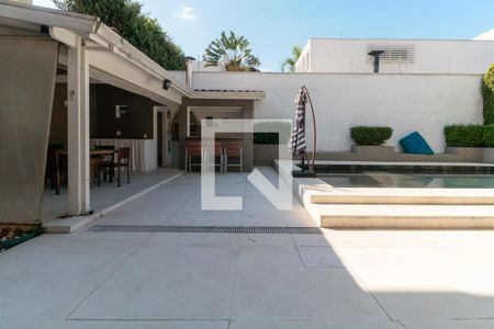 Casa à venda com 476m², 5 quartos e 4 vagasQuintal