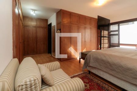 Casa à venda com 476m², 5 quartos e 4 vagasSuíte