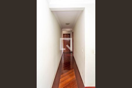 Casa à venda com 331m², 3 quartos e 8 vagasCorredor