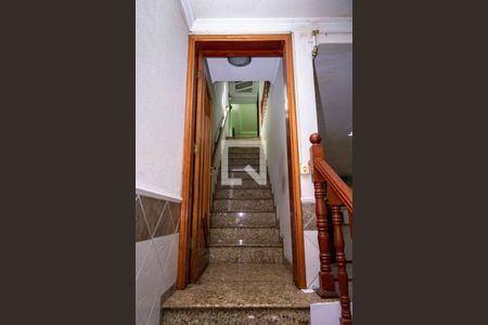 Casa à venda com 331m², 3 quartos e 8 vagasEscada