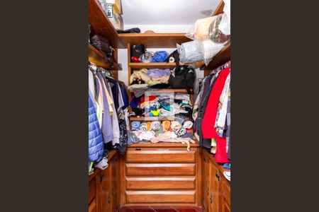 Casa à venda com 331m², 3 quartos e 8 vagasCloset do Quarto 1