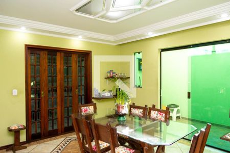 Casa à venda com 331m², 3 quartos e 8 vagasSala de Jantar