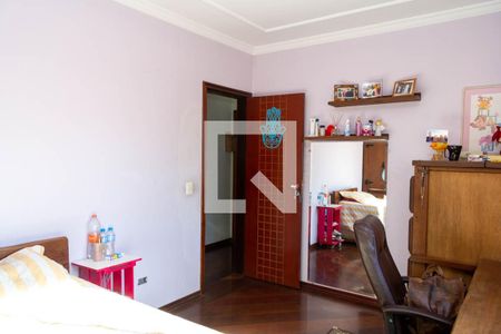 Casa à venda com 331m², 3 quartos e 8 vagasQuarto 2