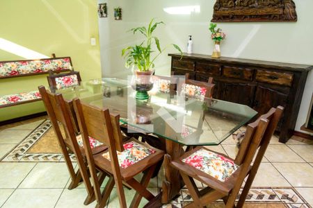 Casa à venda com 331m², 3 quartos e 8 vagasSala de Jantar