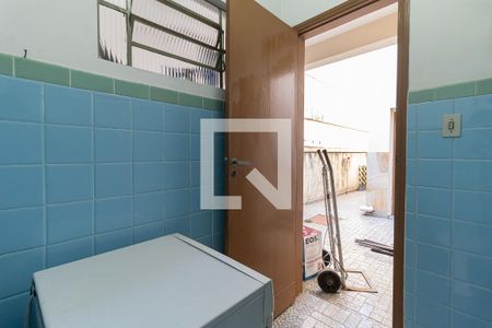 Casa à venda com 148m², 2 quartos e 2 vagas Casa à venda com 148m², 2 quartos e 2 vagasBanheiro de Serviço