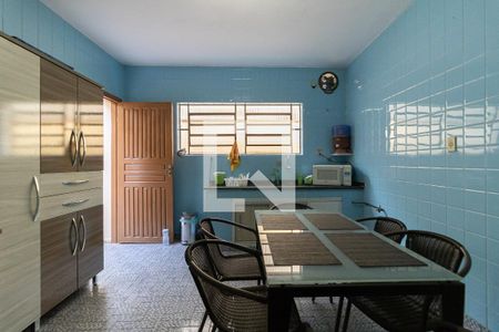 Casa à venda com 148m², 2 quartos e 2 vagas Casa à venda com 148m², 2 quartos e 2 vagasCozinha