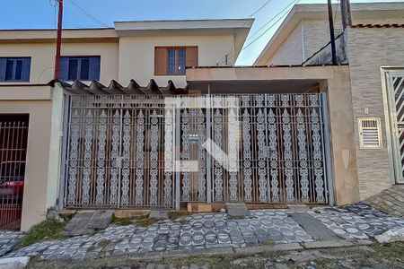 Casa à venda com 148m², 2 quartos e 2 vagas Casa à venda com 148m², 2 quartos e 2 vagasFachada
