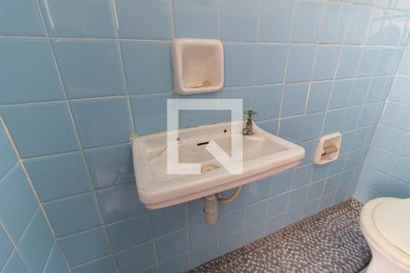 Casa à venda com 148m², 2 quartos e 2 vagas Casa à venda com 148m², 2 quartos e 2 vagasBanheiro de Serviço