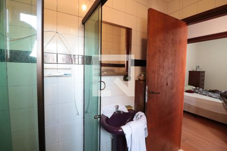 Casa à venda com 200m², 2 quartos e 6 vagasBanheiro Social