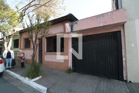 Casa à venda com 200m², 2 quartos e 6 vagasFachada