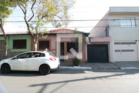Casa à venda com 200m², 2 quartos e 6 vagasFachada