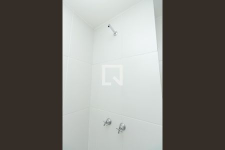 Apartamento para alugar com 46m², 2 quartos e 1 vagaDetalhe do banheiro