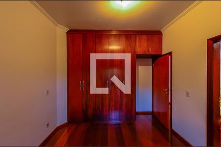 Casa à venda com 420m², 5 quartos e 7 vagasSuíte 3