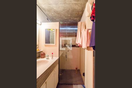 Casa à venda com 331m², 5 quartos e 2 vagas Casa à venda com 331m², 5 quartos e 2 vagasBanheiro da suíte 3