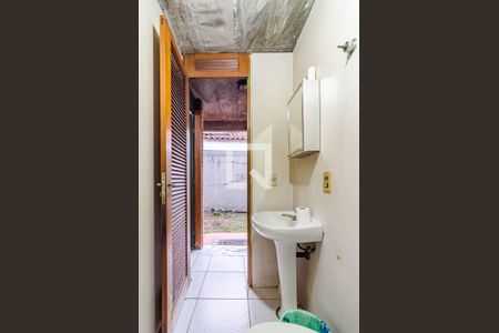 Casa à venda com 331m², 5 quartos e 2 vagas Casa à venda com 331m², 5 quartos e 2 vagasBanheiro