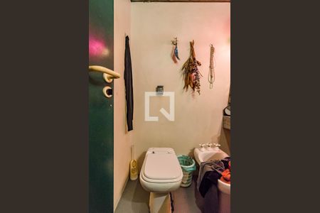 Casa à venda com 331m², 5 quartos e 2 vagas Casa à venda com 331m², 5 quartos e 2 vagasBanheiro da suíte 3