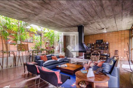 Sala de casa à venda com 5 quartos, 331m² em Alto de Pinheiros, São Paulo