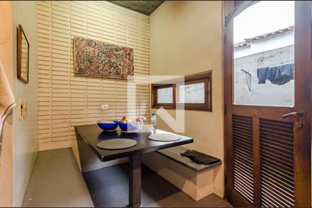 Casa à venda com 331m², 5 quartos e 2 vagas Casa à venda com 331m², 5 quartos e 2 vagasCozinha