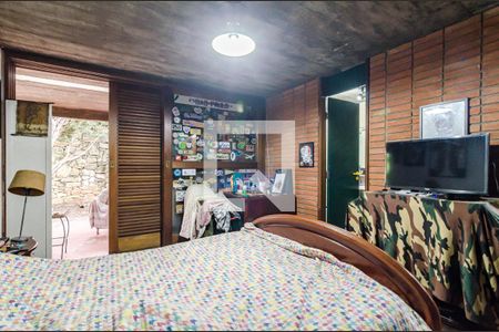 Casa à venda com 331m², 5 quartos e 2 vagas Casa à venda com 331m², 5 quartos e 2 vagasSuíte 2