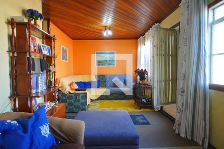 Sala de casa à venda com 3 quartos, 240m² em Sarandi, Porto Alegre