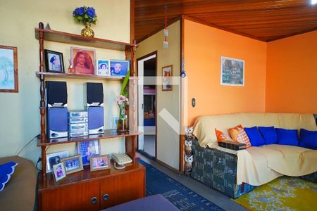 Sala de casa à venda com 3 quartos, 240m² em Sarandi, Porto Alegre