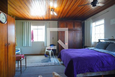 Casa à venda com 240m², 3 quartos e 1 vagaSuíte