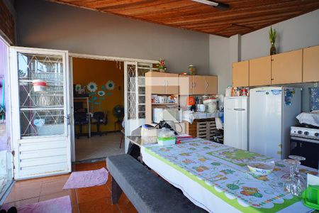 Casa à venda com 240m², 3 quartos e 1 vagaSala - Cozinha