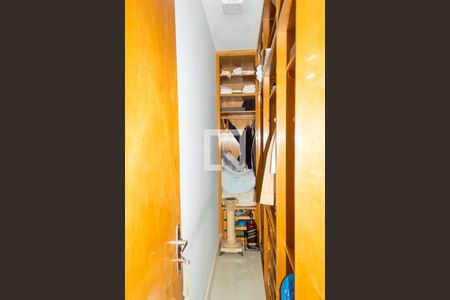 Apartamento para alugar com 140m², 3 quartos e 2 vagas Apartamento para alugar com 140m², 3 quartos e 2 vagasCloset do quarto 2