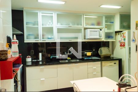 Apartamento para alugar com 140m², 3 quartos e 2 vagas Apartamento para alugar com 140m², 3 quartos e 2 vagasCozinha