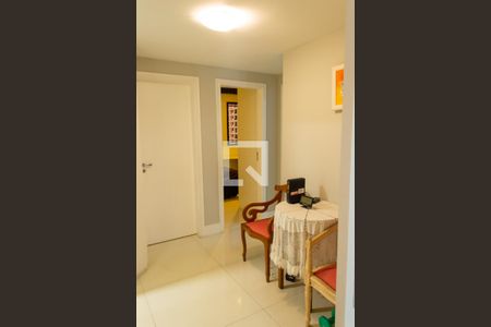 Apartamento para alugar com 140m², 3 quartos e 2 vagas Apartamento para alugar com 140m², 3 quartos e 2 vagasCorredor