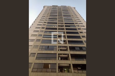 Apartamento para alugar com 140m², 3 quartos e 2 vagas Apartamento para alugar com 140m², 3 quartos e 2 vagasFachada