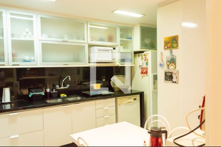 Apartamento para alugar com 140m², 3 quartos e 2 vagas Apartamento para alugar com 140m², 3 quartos e 2 vagasCozinha