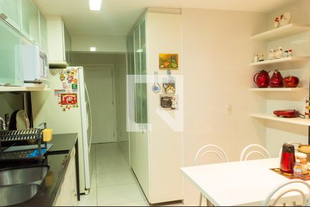 Apartamento para alugar com 140m², 3 quartos e 2 vagas Apartamento para alugar com 140m², 3 quartos e 2 vagasCozinha