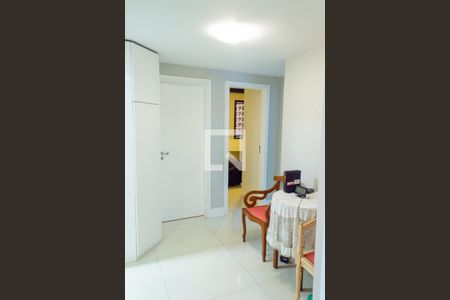Apartamento para alugar com 140m², 3 quartos e 2 vagas Apartamento para alugar com 140m², 3 quartos e 2 vagasCorredor