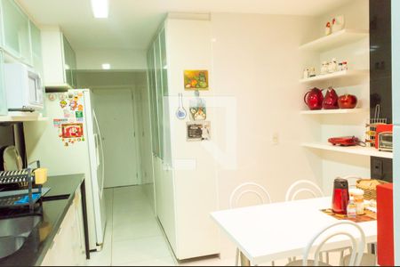 Apartamento para alugar com 140m², 3 quartos e 2 vagas Apartamento para alugar com 140m², 3 quartos e 2 vagasCozinha