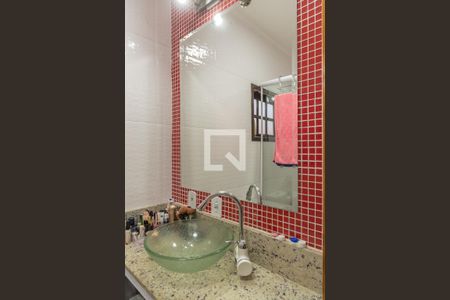 Casa à venda com 250m², 3 quartos e 5 vagasBanheiro da Suíte 1