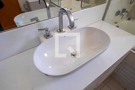 Apartamento para alugar com 130m², 3 quartos e 3 vagasSuíte 1 - Banheiro