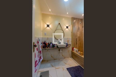 Casa à venda com 280m², 5 quartos e 4 vagasBanheiro da Suíte 3