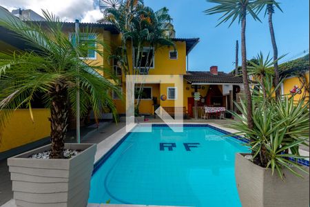 Casa à venda com 280m², 5 quartos e 4 vagasPiscina