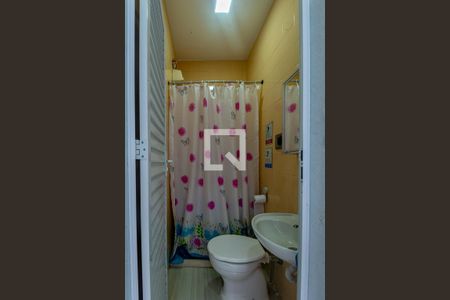 Casa à venda com 280m², 5 quartos e 4 vagasBanheiro de serviço