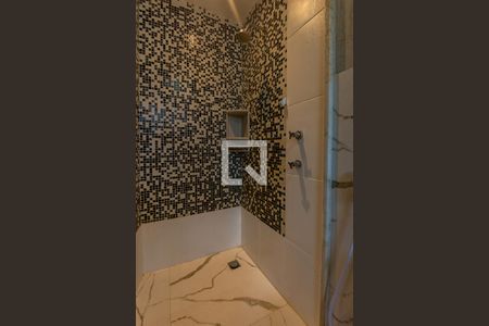 Casa à venda com 280m², 5 quartos e 4 vagasBanheiro da Suíte 2