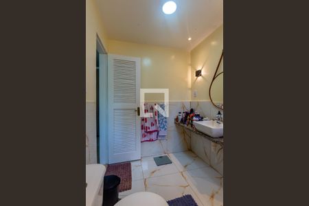 Casa à venda com 280m², 5 quartos e 4 vagasBanheiro da Suíte 3