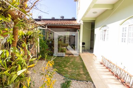 Casa à venda com 300m², 4 quartos e 2 vagasQuintal
