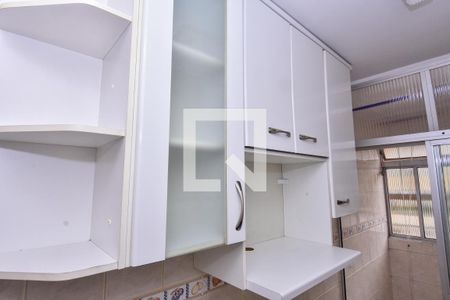 Apartamento para alugar com 45m², 2 quartos e 1 vaga Apartamento para alugar com 45m², 2 quartos e 1 vagaCozinha - Armários