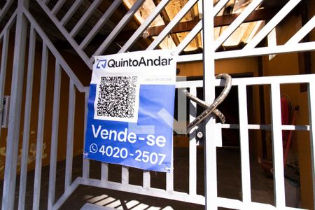 Casa à venda com 220m², 3 quartos e 2 vagas Casa à venda com 220m², 3 quartos e 2 vagasPlaca