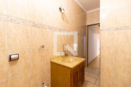 Casa à venda com 220m², 3 quartos e 2 vagas Casa à venda com 220m², 3 quartos e 2 vagasBanheiro 1