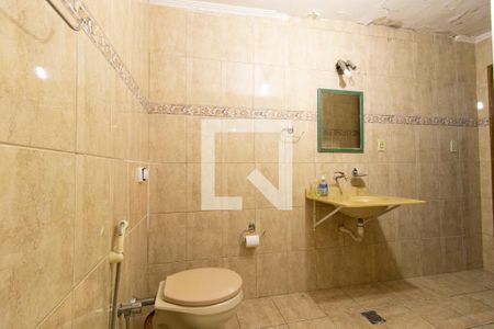 Casa à venda com 220m², 3 quartos e 2 vagas Casa à venda com 220m², 3 quartos e 2 vagasBanheiro 2