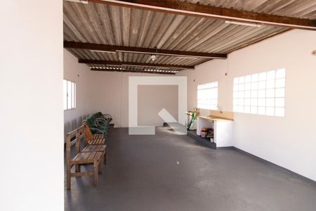 Casa à venda com 220m², 3 quartos e 2 vagas Casa à venda com 220m², 3 quartos e 2 vagasSalão Superior