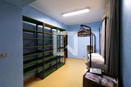 Casa à venda com 220m², 3 quartos e 2 vagas Casa à venda com 220m², 3 quartos e 2 vagasCloset Quarto 2