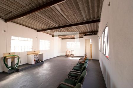 Casa à venda com 220m², 3 quartos e 2 vagas Casa à venda com 220m², 3 quartos e 2 vagasSalão Superior